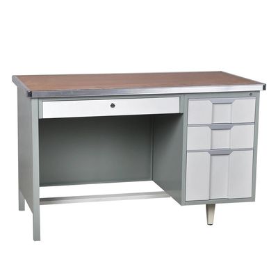 Multi Beine MDF-hölzerner Spitzenstahlexekutivschreibtisch der Fach-4